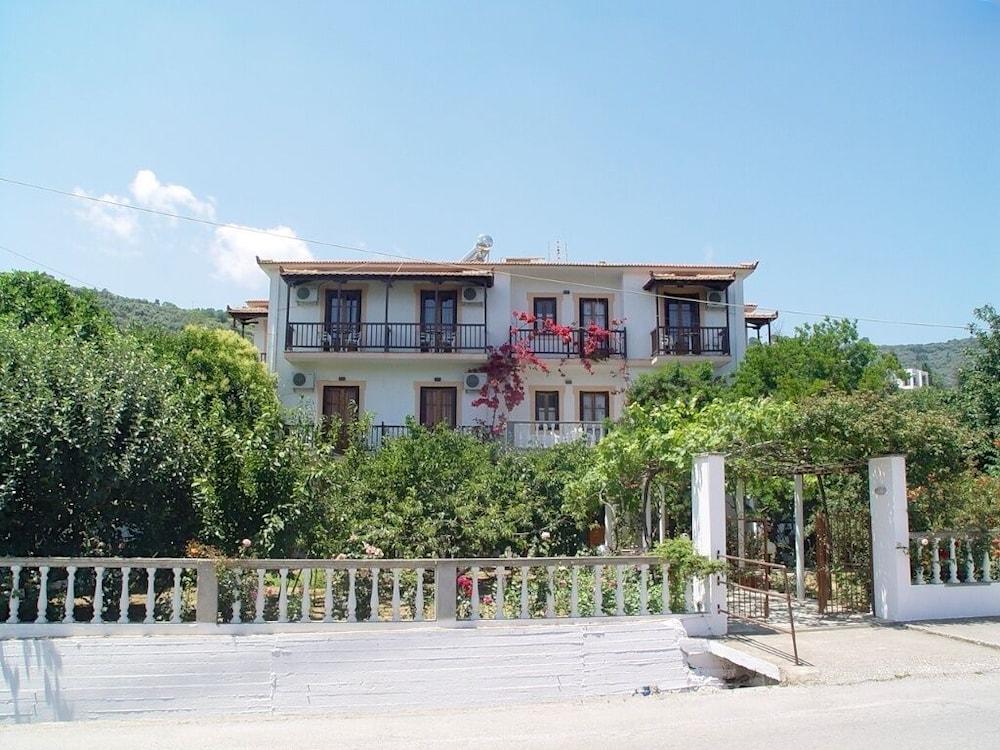 Guesthouse Christos Skopelos Exterior foto